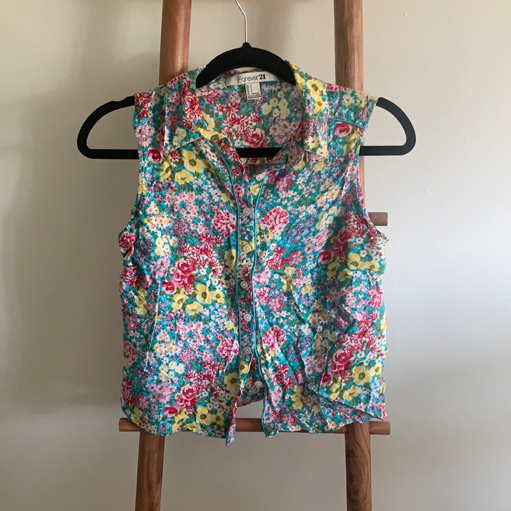 Vibrant floral no sleeve blouse